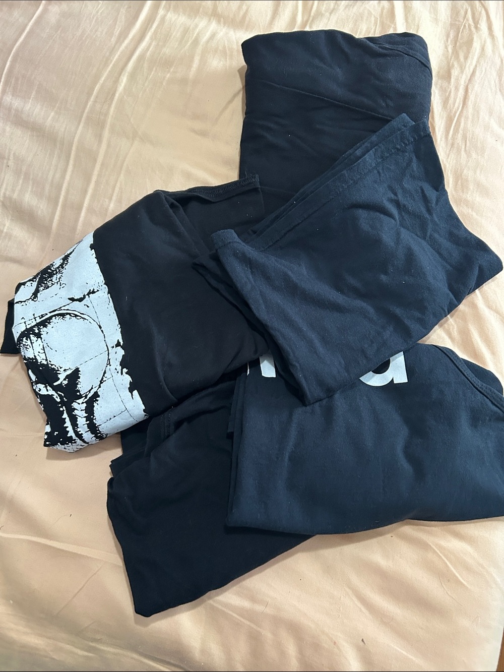 5 Mens Black Short Sleeve Graphic Tee -gildan and Fruit of the loom